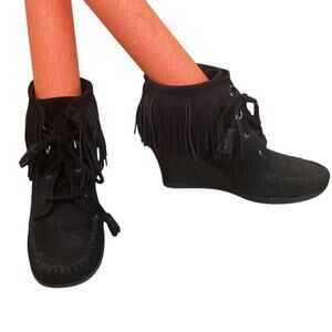 Minnetonka Women Suede Wedge Booties Black US 10 NEW Fringe Heel Lace Up Western